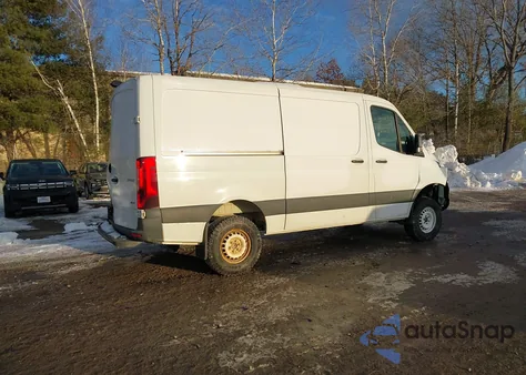 2022 Mercedes-Benz Sprinter 2500 Standard Roof V6 z USA, uszkodzony, nr VIN W1Y4EBVY7NT087930
